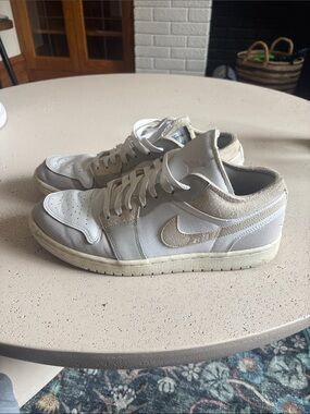 Nike Jordan 1’s in White & Beige Suede